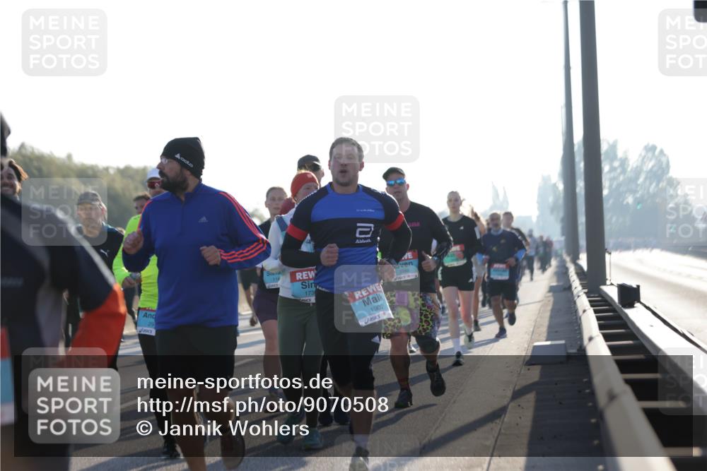 03.10.2025 - Köhlbrandbrückenlauf Jannik Wohlers http://msf.ph/oto/9070508 03.10.2025 09:17:35 Position 3 29, 116, 173, 1902, 3268 meine-sportfotos.de