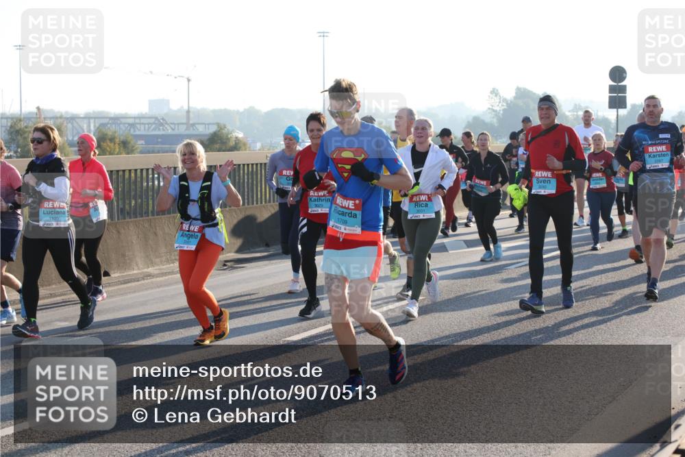 03.10.2025 - Köhlbrandbrückenlauf Lena Gebhardt http://msf.ph/oto/9070513 03.10.2025 09:24:24 Position 1 1579, 3161, 3029, 1709 meine-sportfotos.de