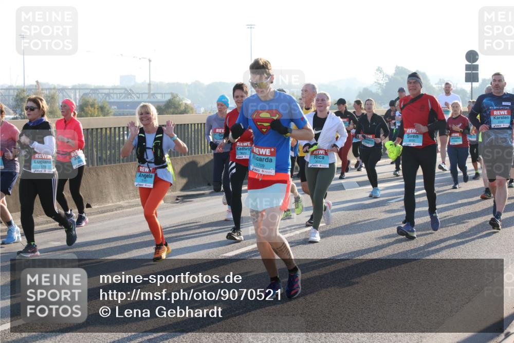03.10.2025 - Köhlbrandbrückenlauf Lena Gebhardt http://msf.ph/oto/9070521 03.10.2025 09:24:24 Position 1 1579, 3161, 3029, 1709, 3031, 3030, 1, 2287 meine-sportfotos.de