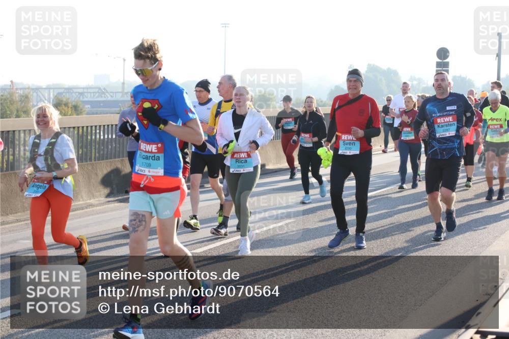 03.10.2025 - Köhlbrandbrückenlauf Lena Gebhardt http://msf.ph/oto/9070564 03.10.2025 09:24:25 Position 1 3161, 1709, 3031, 2287, 3030, 1, 2742 meine-sportfotos.de