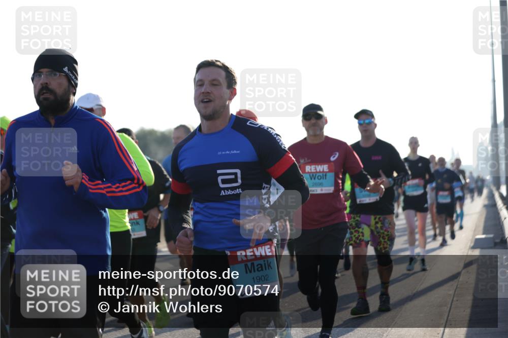 03.10.2025 - Köhlbrandbrückenlauf Jannik Wohlers http://msf.ph/oto/9070574 03.10.2025 09:17:37 Position 3 2696, 1902 meine-sportfotos.de