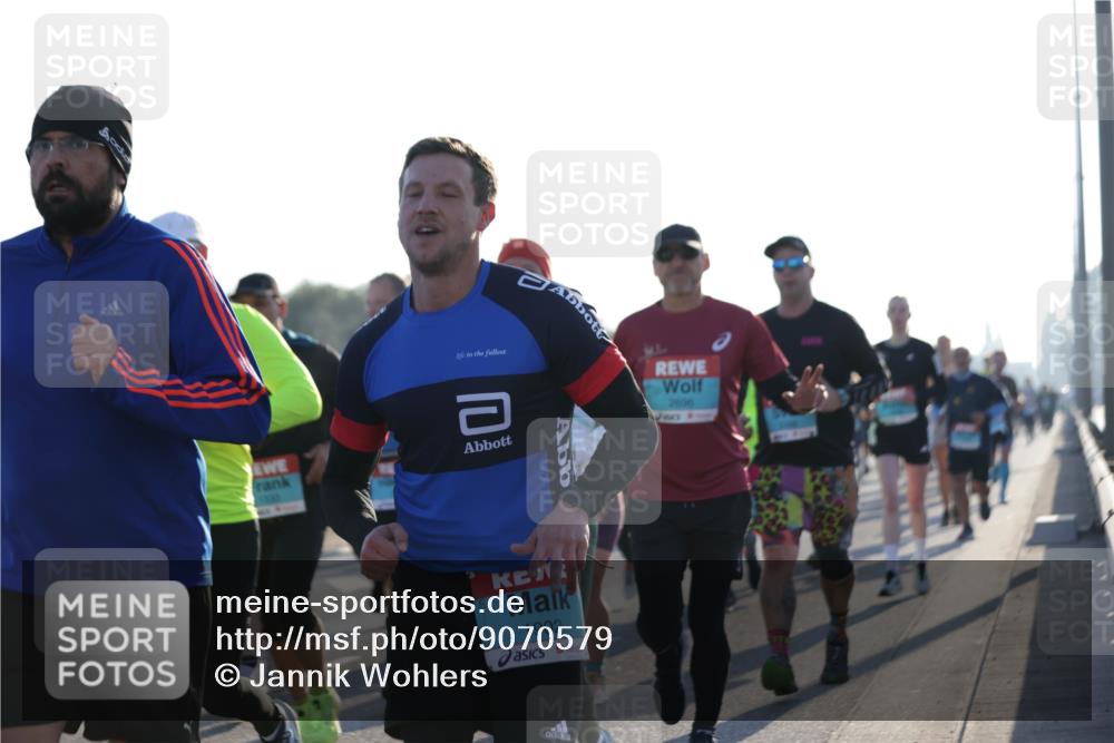 03.10.2025 - Köhlbrandbrückenlauf Jannik Wohlers http://msf.ph/oto/9070579 03.10.2025 09:17:37 Position 3 1902, 2606 meine-sportfotos.de