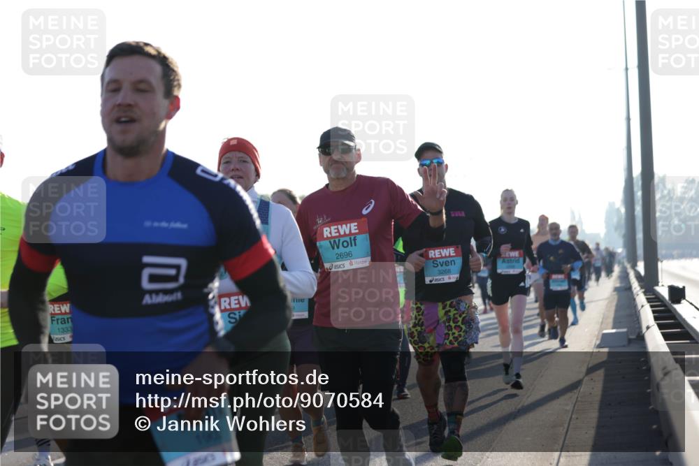 03.10.2025 - Köhlbrandbrückenlauf Jannik Wohlers http://msf.ph/oto/9070584 03.10.2025 09:17:37 Position 3 101, 1333, 2, 190, 2696, 3268 meine-sportfotos.de