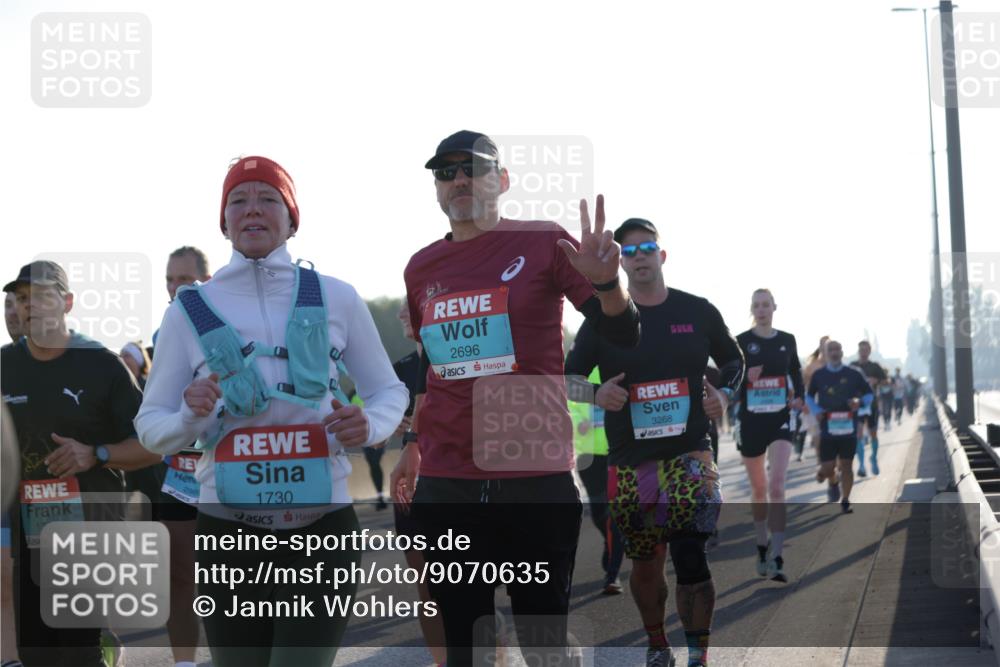 03.10.2025 - Köhlbrandbrückenlauf Jannik Wohlers http://msf.ph/oto/9070635 03.10.2025 09:17:38 Position 3 1333, 1730, 2696, 3268 meine-sportfotos.de