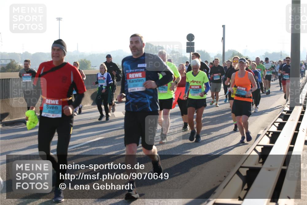 03.10.2025 - Köhlbrandbrückenlauf Lena Gebhardt http://msf.ph/oto/9070649 03.10.2025 09:24:26 Position 1 3030, 2287 meine-sportfotos.de