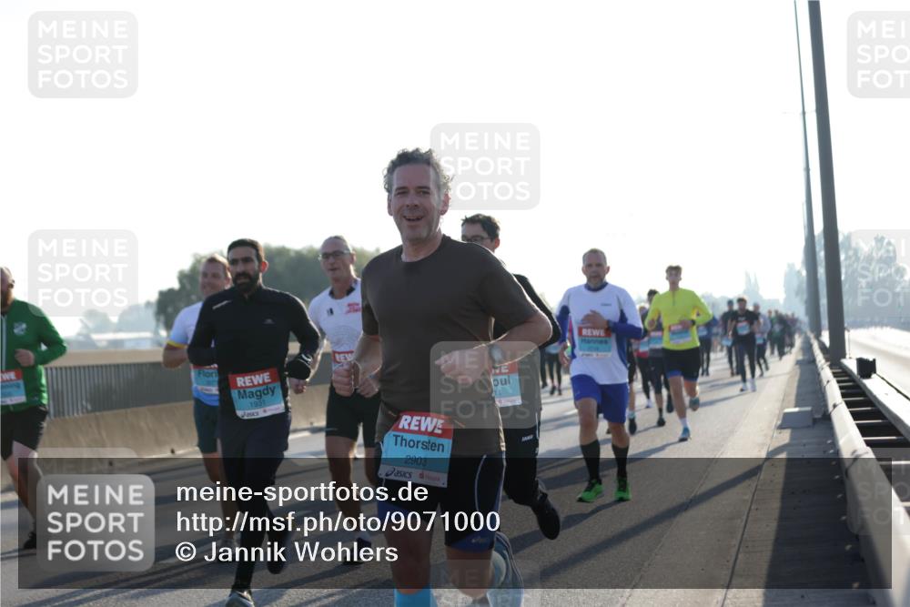 03.10.2025 - Köhlbrandbrückenlauf Jannik Wohlers http://msf.ph/oto/9071000 03.10.2025 09:17:44 Position 3 1931, 2903, 11 meine-sportfotos.de