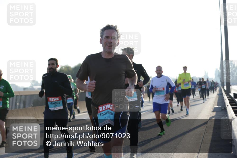 03.10.2025 - Köhlbrandbrückenlauf Jannik Wohlers http://msf.ph/oto/9071023 03.10.2025 09:17:45 Position 3 1931, 2903 meine-sportfotos.de