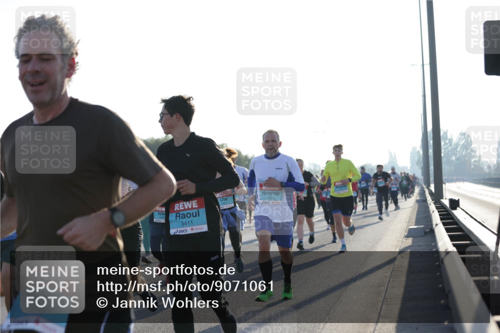 03.10.2025 - Köhlbrandbrückenlauf Jannik Wohlers http://msf.ph/oto/9071061 03.10.2025 09:17:45 Position 3 3411, 1331, 2716 meine-sportfotos.de