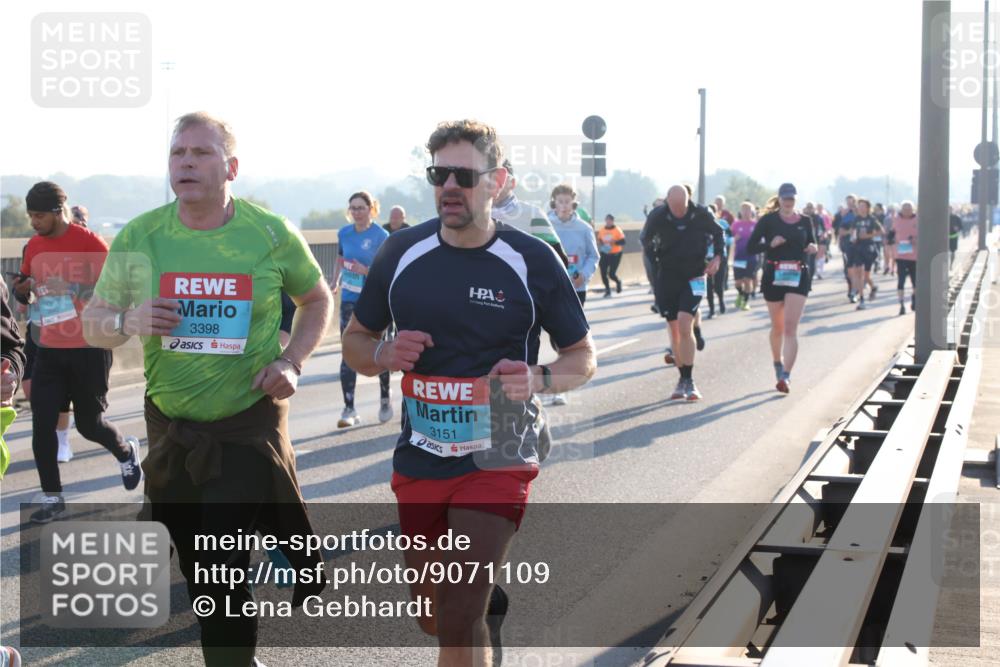 03.10.2025 - Köhlbrandbrückenlauf Lena Gebhardt http://msf.ph/oto/9071109 03.10.2025 09:24:33 Position 1 3398, 3151 meine-sportfotos.de