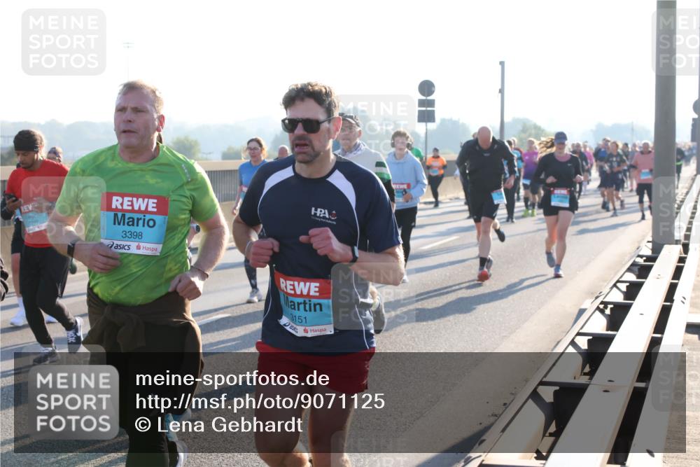 03.10.2025 - Köhlbrandbrückenlauf Lena Gebhardt http://msf.ph/oto/9071125 03.10.2025 09:24:33 Position 1 3840, 3398, 3151 meine-sportfotos.de