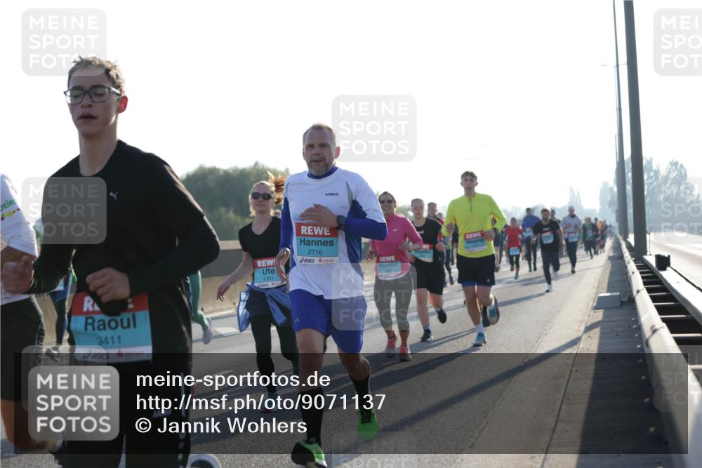 03.10.2025 - Köhlbrandbrückenlauf Jannik Wohlers http://msf.ph/oto/9071137 03.10.2025 09:17:46 Position 3 3411, 2716, 1331 meine-sportfotos.de