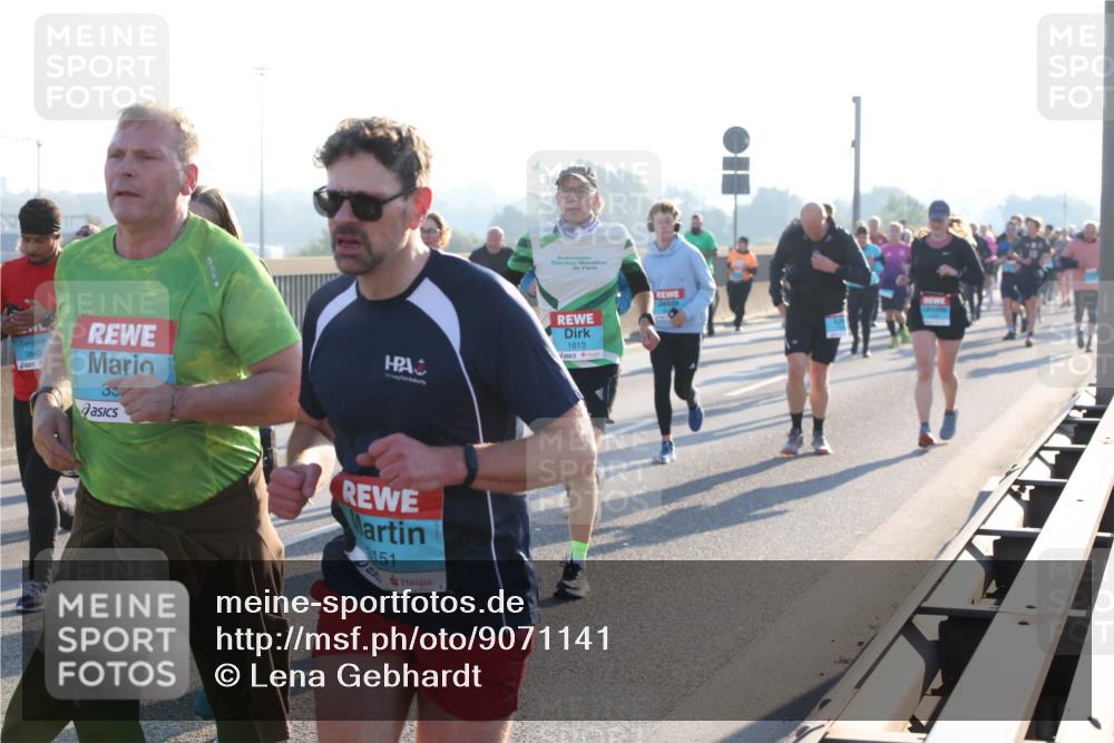03.10.2025 - Köhlbrandbrückenlauf Lena Gebhardt http://msf.ph/oto/9071141 03.10.2025 09:24:33 Position 1 3840, 1813, 151 meine-sportfotos.de