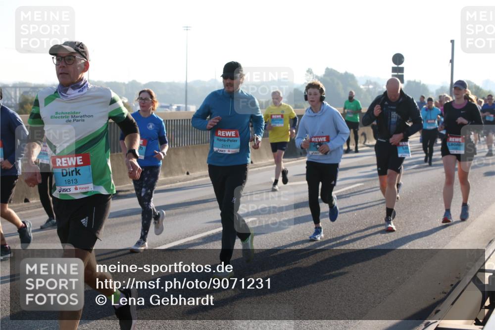 03.10.2025 - Köhlbrandbrückenlauf Lena Gebhardt http://msf.ph/oto/9071231 03.10.2025 09:24:35 Position 1 1813, 2111 meine-sportfotos.de