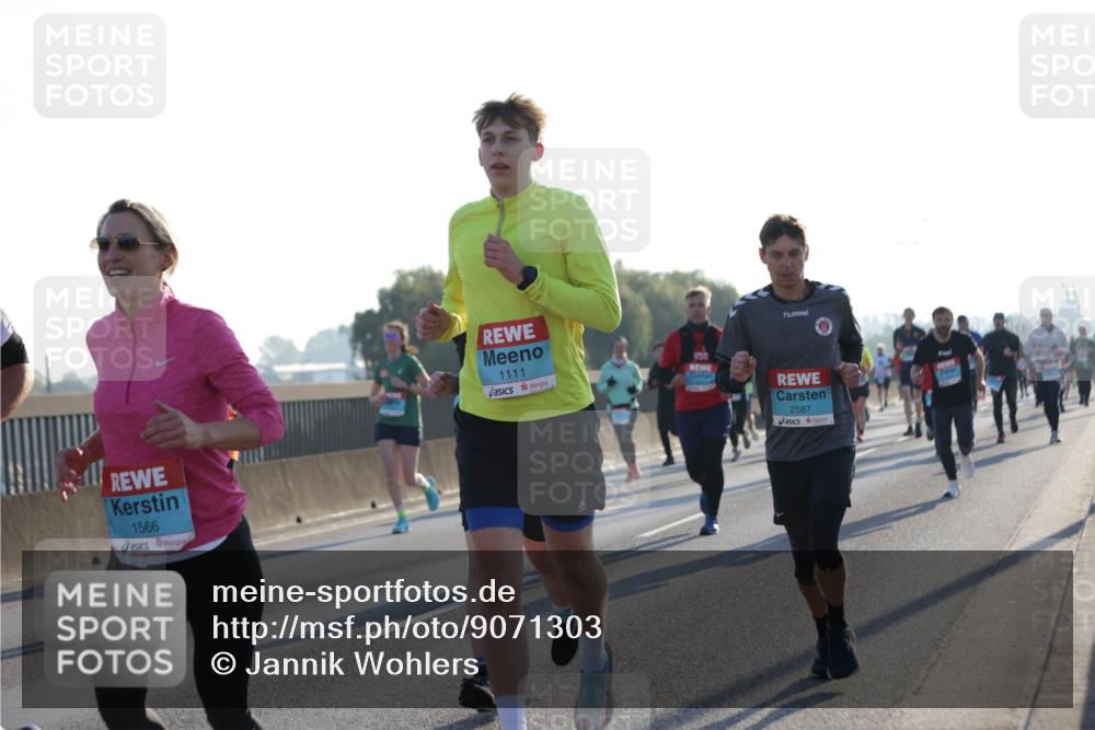 03.10.2025 - Köhlbrandbrückenlauf Jannik Wohlers http://msf.ph/oto/9071303 03.10.2025 09:17:49 Position 3 1566, 1111, 2587 meine-sportfotos.de