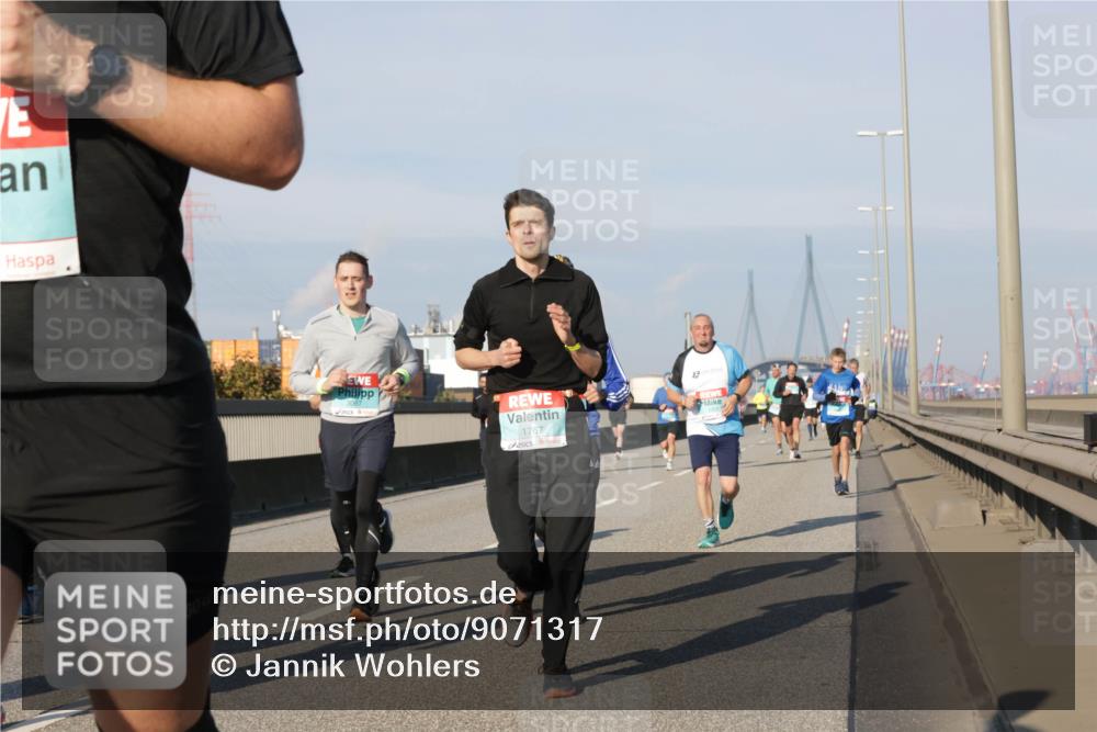 03.10.2025 - Köhlbrandbrückenlauf Jannik Wohlers http://msf.ph/oto/9071317 03.10.2025 09:49:40 Position 3 1767 meine-sportfotos.de