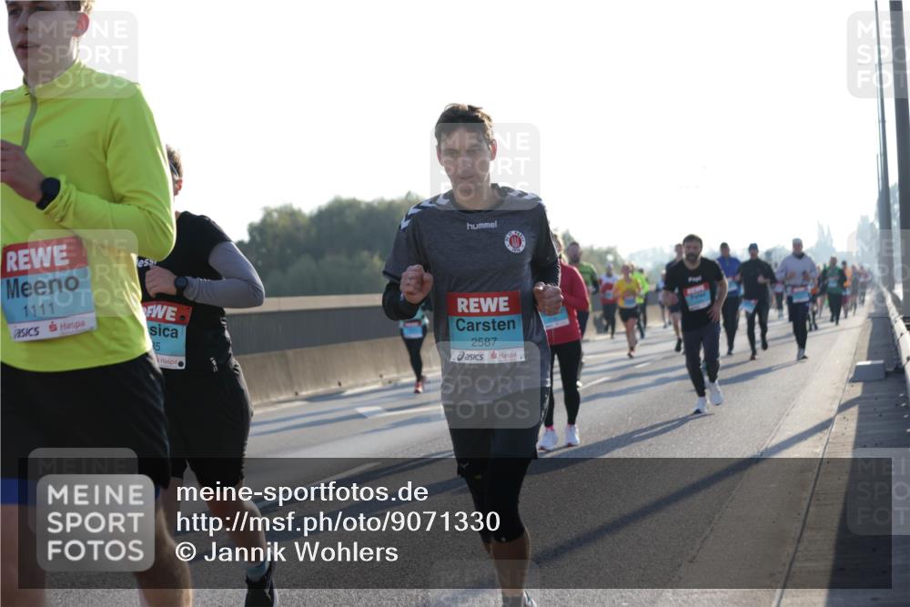 03.10.2025 - Köhlbrandbrückenlauf Jannik Wohlers http://msf.ph/oto/9071330 03.10.2025 09:17:49 Position 3 1111, 35, 2587 meine-sportfotos.de