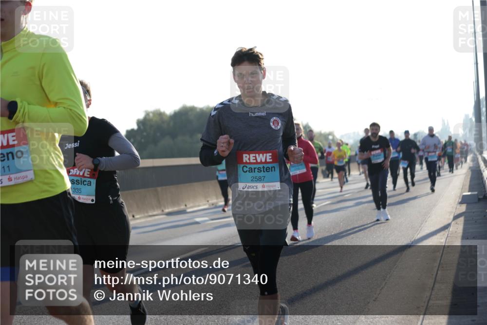 03.10.2025 - Köhlbrandbrückenlauf Jannik Wohlers http://msf.ph/oto/9071340 03.10.2025 09:17:49 Position 3 11, 335, 2587 meine-sportfotos.de