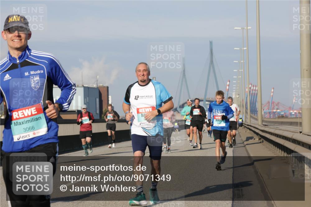 03.10.2025 - Köhlbrandbrückenlauf Jannik Wohlers http://msf.ph/oto/9071349 03.10.2025 09:49:41 Position 3 3066, 2920 meine-sportfotos.de
