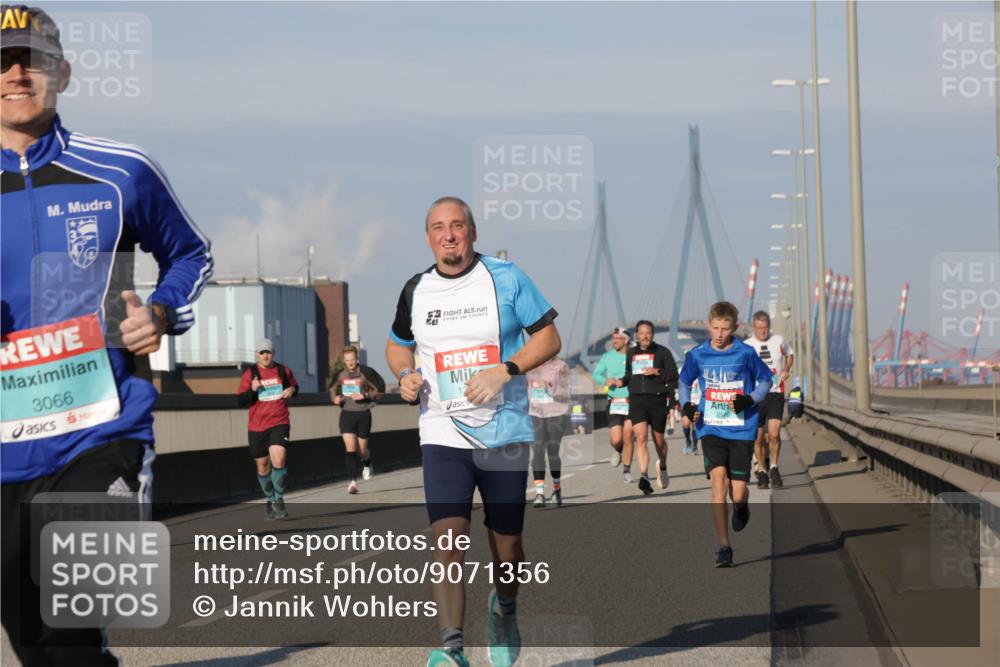 03.10.2025 - Köhlbrandbrückenlauf Jannik Wohlers http://msf.ph/oto/9071356 03.10.2025 09:49:41 Position 3 3066 meine-sportfotos.de