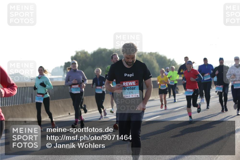 03.10.2025 - Köhlbrandbrückenlauf Jannik Wohlers http://msf.ph/oto/9071464 03.10.2025 09:17:52 Position 3 1336 meine-sportfotos.de