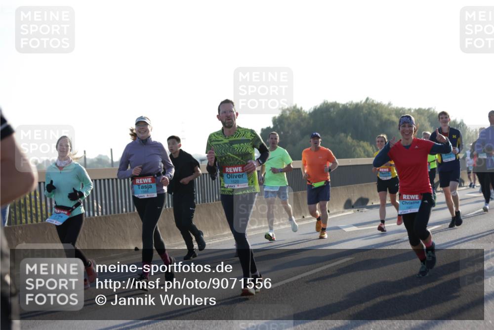 03.10.2025 - Köhlbrandbrückenlauf Jannik Wohlers http://msf.ph/oto/9071556 03.10.2025 09:17:54 Position 3 1568, 1520, 1461, 4 meine-sportfotos.de