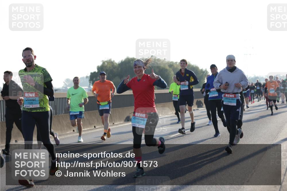 03.10.2025 - Köhlbrandbrückenlauf Jannik Wohlers http://msf.ph/oto/9071573 03.10.2025 09:17:54 Position 3 1520, 1461, 1544 meine-sportfotos.de