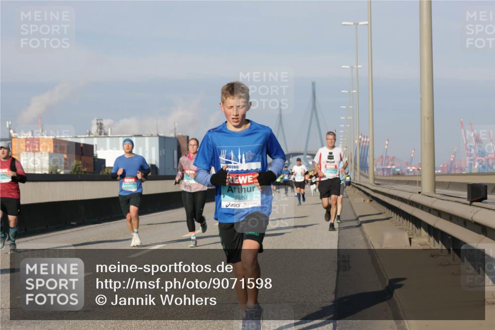 03.10.2025 - Köhlbrandbrückenlauf Jannik Wohlers http://msf.ph/oto/9071598 03.10.2025 09:49:46 Position 3 2920 meine-sportfotos.de