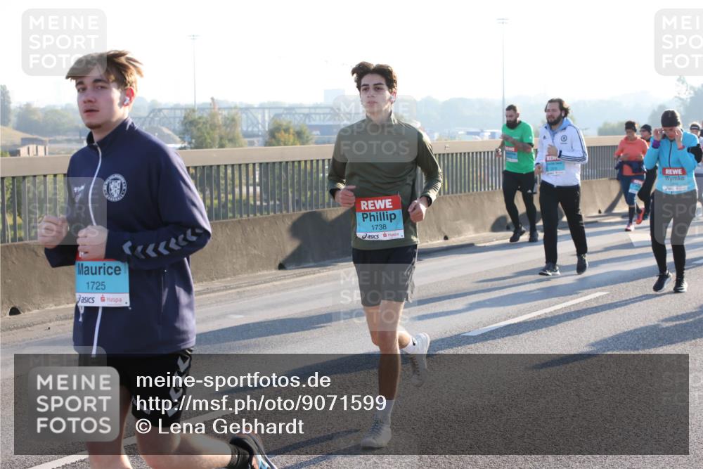 03.10.2025 - Köhlbrandbrückenlauf Lena Gebhardt http://msf.ph/oto/9071599 03.10.2025 09:24:39 Position 1 1725, 1738 meine-sportfotos.de