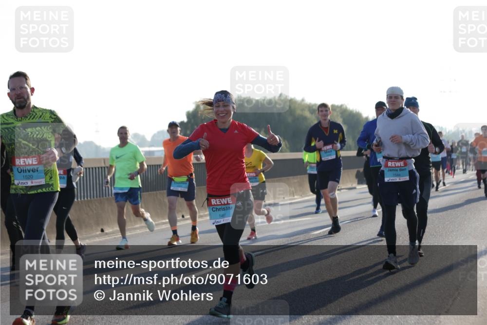 03.10.2025 - Köhlbrandbrückenlauf Jannik Wohlers http://msf.ph/oto/9071603 03.10.2025 09:17:55 Position 3 1520, 1461, 1544 meine-sportfotos.de