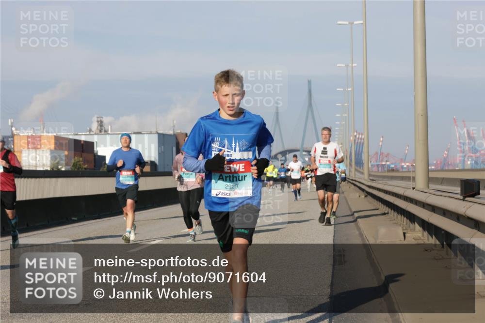 03.10.2025 - Köhlbrandbrückenlauf Jannik Wohlers http://msf.ph/oto/9071604 03.10.2025 09:49:46 Position 3 2920 meine-sportfotos.de