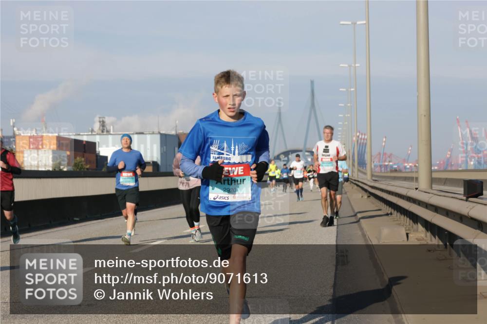 03.10.2025 - Köhlbrandbrückenlauf Jannik Wohlers http://msf.ph/oto/9071613 03.10.2025 09:49:46 Position 3 2920 meine-sportfotos.de
