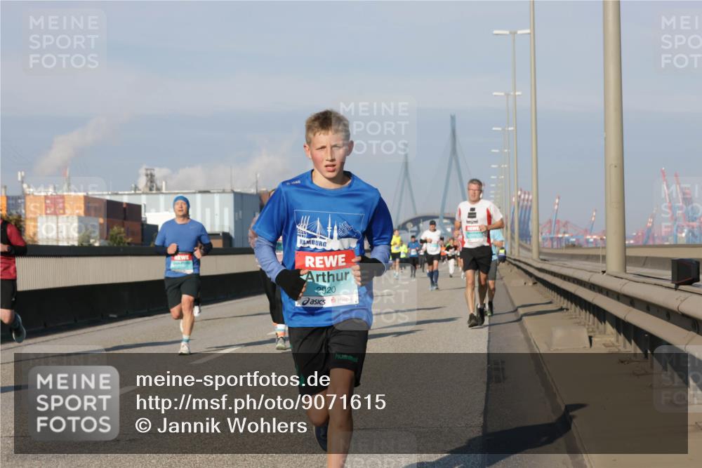 03.10.2025 - Köhlbrandbrückenlauf Jannik Wohlers http://msf.ph/oto/9071615 03.10.2025 09:49:46 Position 3 2920 meine-sportfotos.de