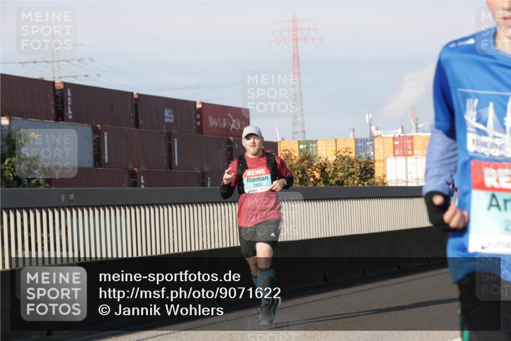 03.10.2025 - Köhlbrandbrückenlauf Jannik Wohlers http://msf.ph/oto/9071622 03.10.2025 09:49:47 Position 3 1808 meine-sportfotos.de