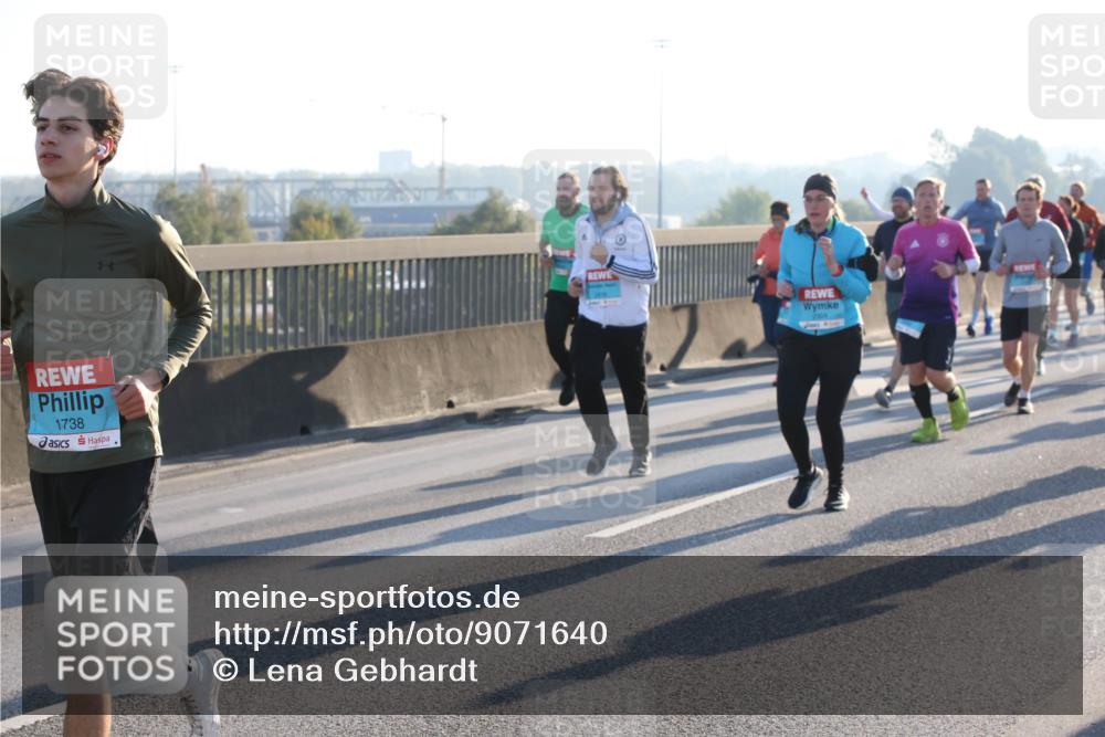 03.10.2025 - Köhlbrandbrückenlauf Lena Gebhardt http://msf.ph/oto/9071640 03.10.2025 09:24:40 Position 1 1738 meine-sportfotos.de