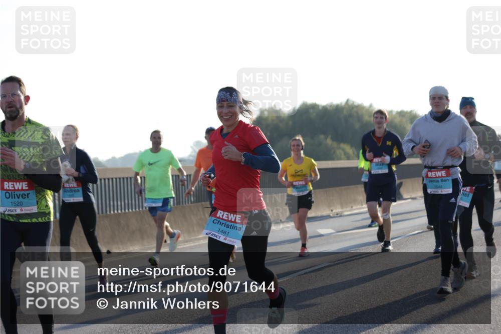 03.10.2025 - Köhlbrandbrückenlauf Jannik Wohlers http://msf.ph/oto/9071644 03.10.2025 09:17:55 Position 3 1520, 1461, 1544 meine-sportfotos.de