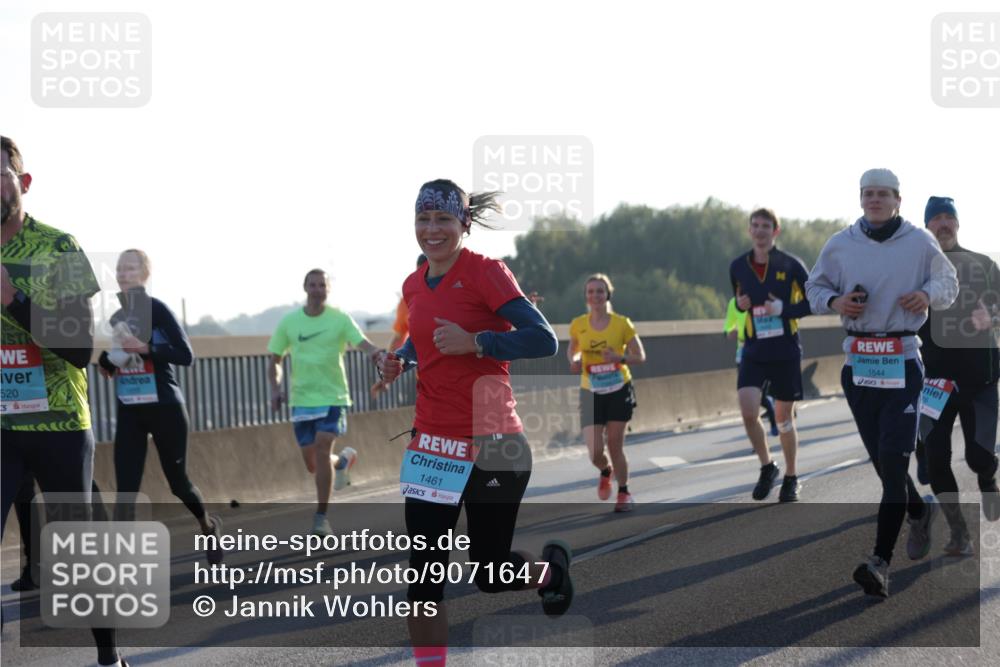 03.10.2025 - Köhlbrandbrückenlauf Jannik Wohlers http://msf.ph/oto/9071647 03.10.2025 09:17:55 Position 3 520, 1461, 1544 meine-sportfotos.de