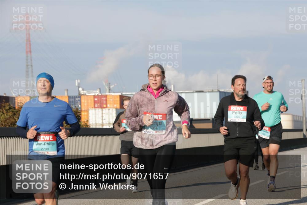 03.10.2025 - Köhlbrandbrückenlauf Jannik Wohlers http://msf.ph/oto/9071657 03.10.2025 09:49:48 Position 3 2798, 1864, 3235, 1326 meine-sportfotos.de