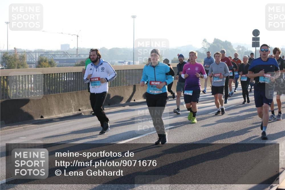 03.10.2025 - Köhlbrandbrückenlauf Lena Gebhardt http://msf.ph/oto/9071676 03.10.2025 09:24:40 Position 1 2476, 2304 meine-sportfotos.de