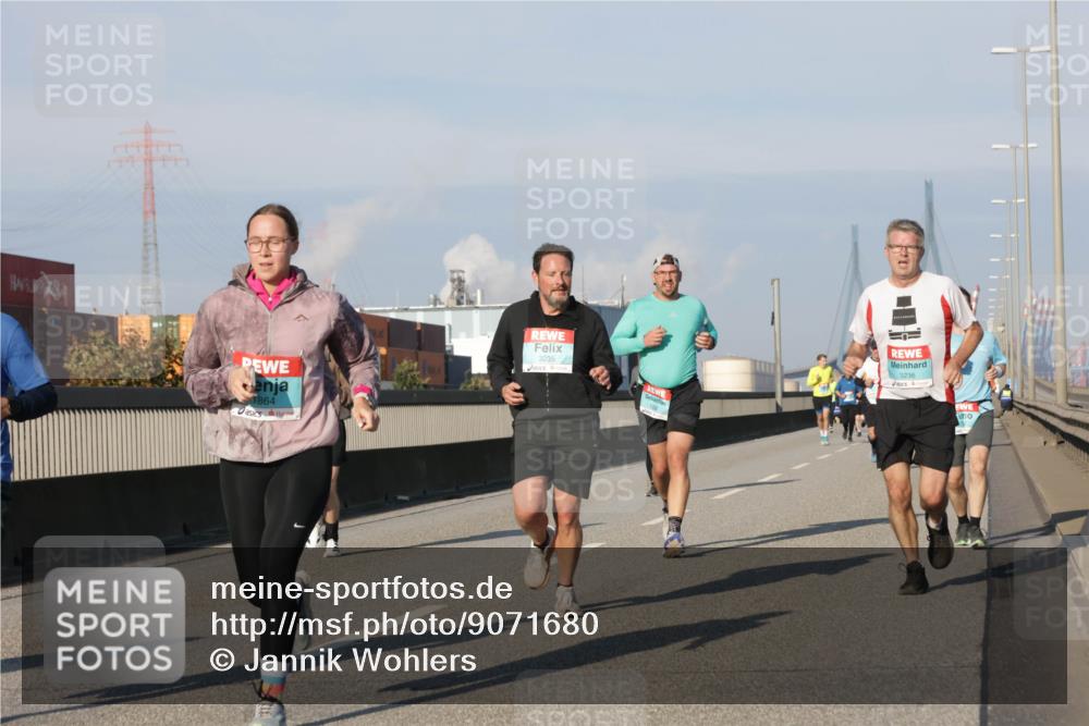 03.10.2025 - Köhlbrandbrückenlauf Jannik Wohlers http://msf.ph/oto/9071680 03.10.2025 09:49:49 Position 3 1864, 3235, 3236 meine-sportfotos.de