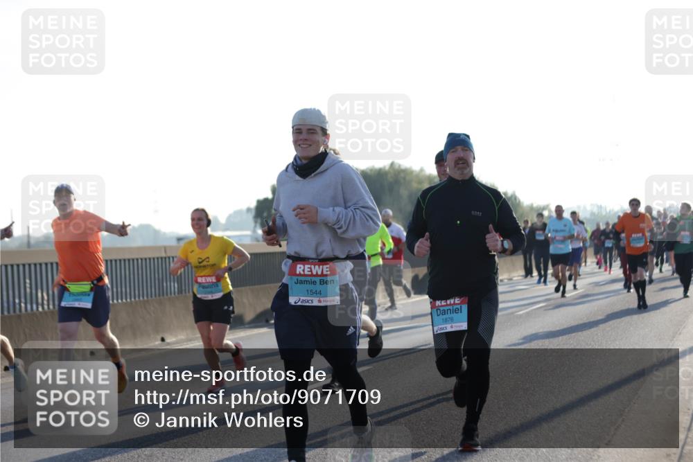 03.10.2025 - Köhlbrandbrückenlauf Jannik Wohlers http://msf.ph/oto/9071709 03.10.2025 09:17:56 Position 3 1544, 1876 meine-sportfotos.de