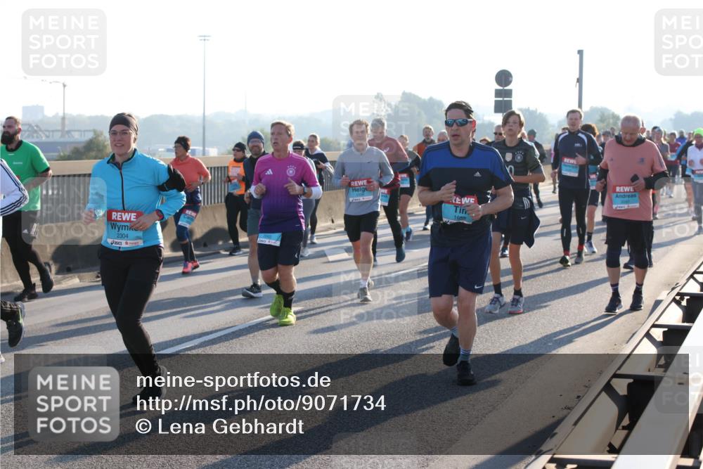 03.10.2025 - Köhlbrandbrückenlauf Lena Gebhardt http://msf.ph/oto/9071734 03.10.2025 09:24:41 Position 1 2304, 3562, 1655, 3097 meine-sportfotos.de