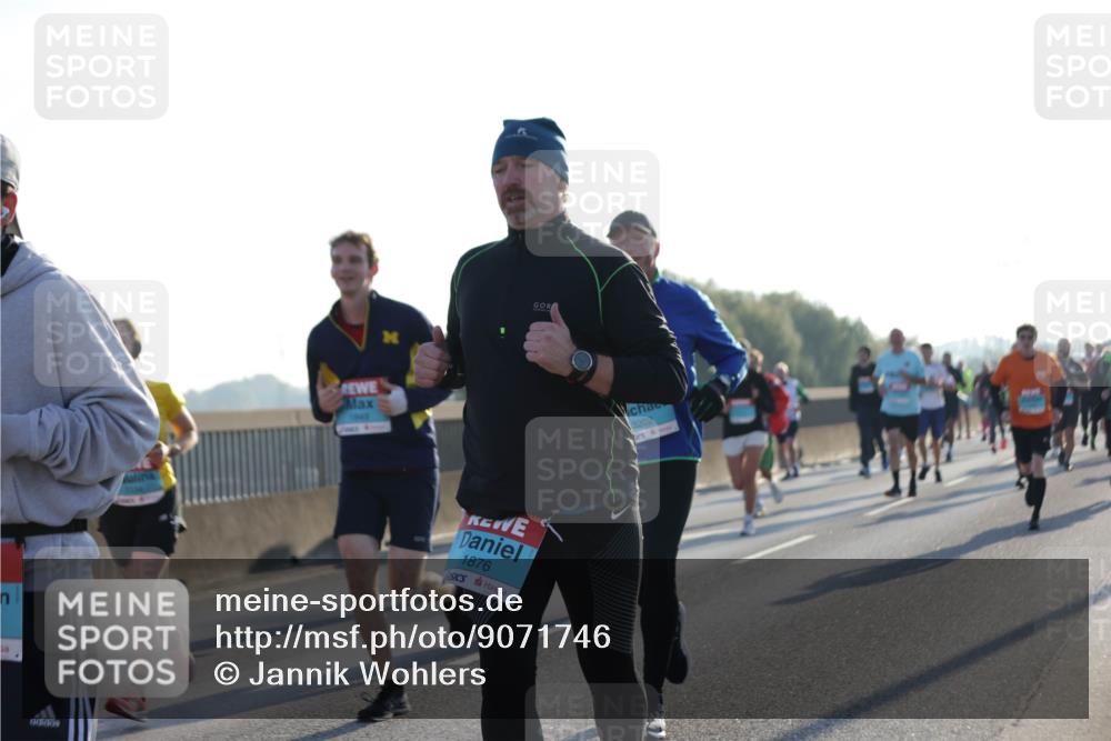 03.10.2025 - Köhlbrandbrückenlauf Jannik Wohlers http://msf.ph/oto/9071746 03.10.2025 09:17:57 Position 3 98, 1849, 1876, 3202 meine-sportfotos.de