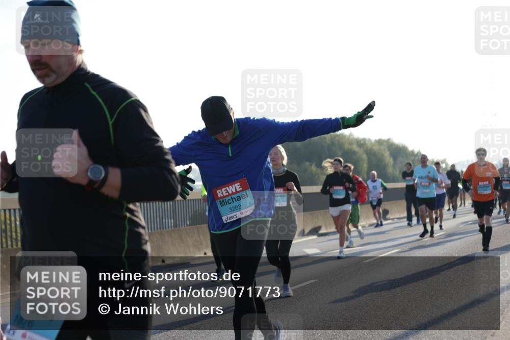 03.10.2025 - Köhlbrandbrückenlauf Jannik Wohlers http://msf.ph/oto/9071773 03.10.2025 09:17:58 Position 3 1876, 3202, 407 meine-sportfotos.de