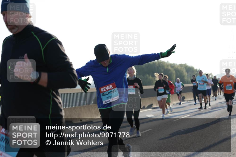 03.10.2025 - Köhlbrandbrückenlauf Jannik Wohlers http://msf.ph/oto/9071778 03.10.2025 09:17:58 Position 3 604, 476, 3202, 1407 meine-sportfotos.de