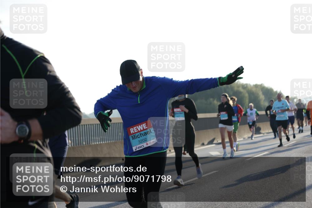 03.10.2025 - Köhlbrandbrückenlauf Jannik Wohlers http://msf.ph/oto/9071798 03.10.2025 09:17:58 Position 3 3202 meine-sportfotos.de