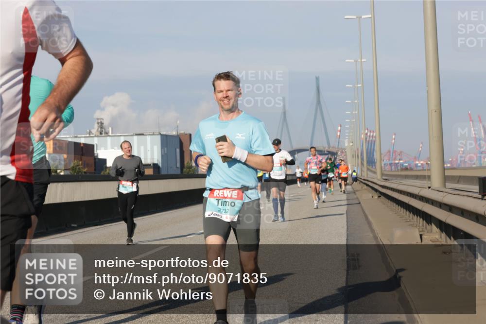 03.10.2025 - Köhlbrandbrückenlauf Jannik Wohlers http://msf.ph/oto/9071835 03.10.2025 09:49:52 Position 3 2732 meine-sportfotos.de