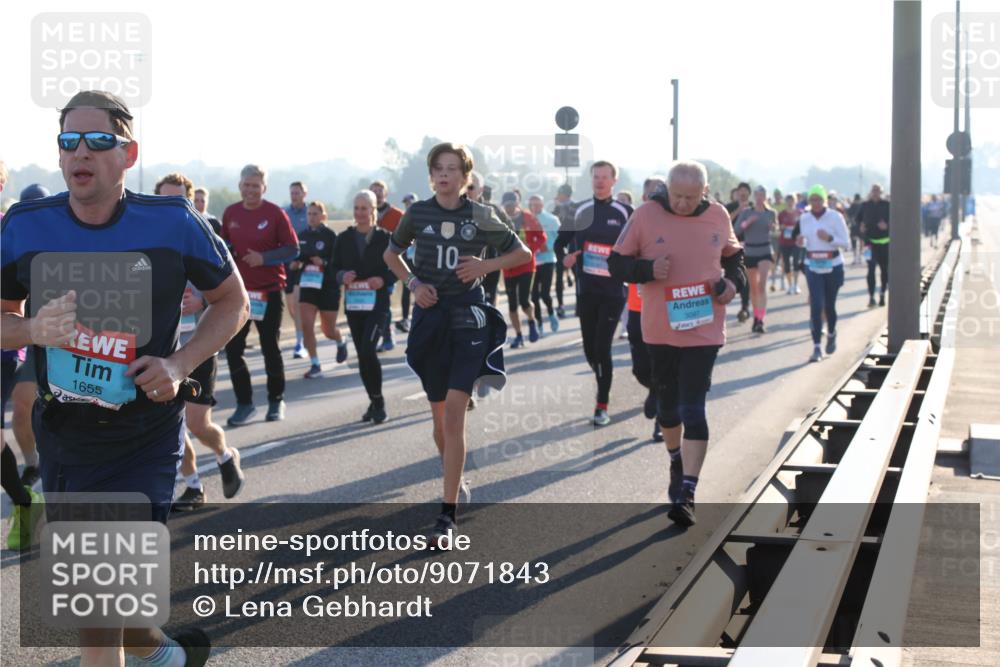03.10.2025 - Köhlbrandbrückenlauf Lena Gebhardt http://msf.ph/oto/9071843 03.10.2025 09:24:42 Position 1 1655, 10, 3097 meine-sportfotos.de