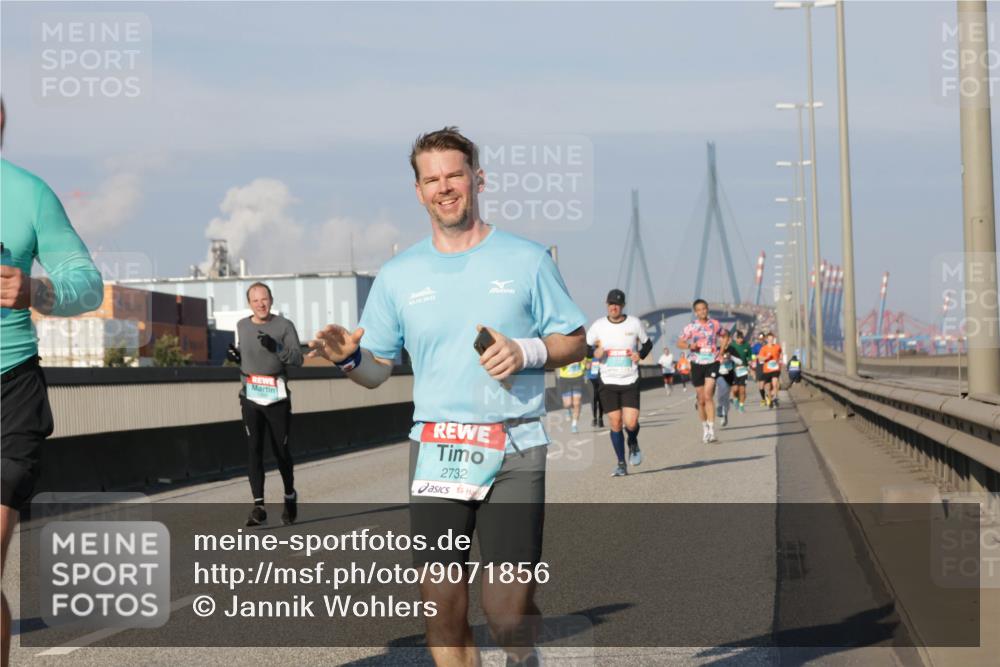 03.10.2025 - Köhlbrandbrückenlauf Jannik Wohlers http://msf.ph/oto/9071856 03.10.2025 09:49:52 Position 3 03, 10, 2015, 2732 meine-sportfotos.de