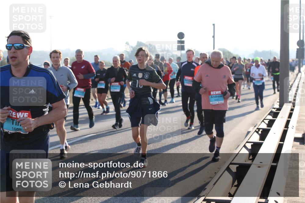 03.10.2025 - Köhlbrandbrückenlauf Lena Gebhardt http://msf.ph/oto/9071866 03.10.2025 09:24:43 Position 1 1655, 3097 meine-sportfotos.de