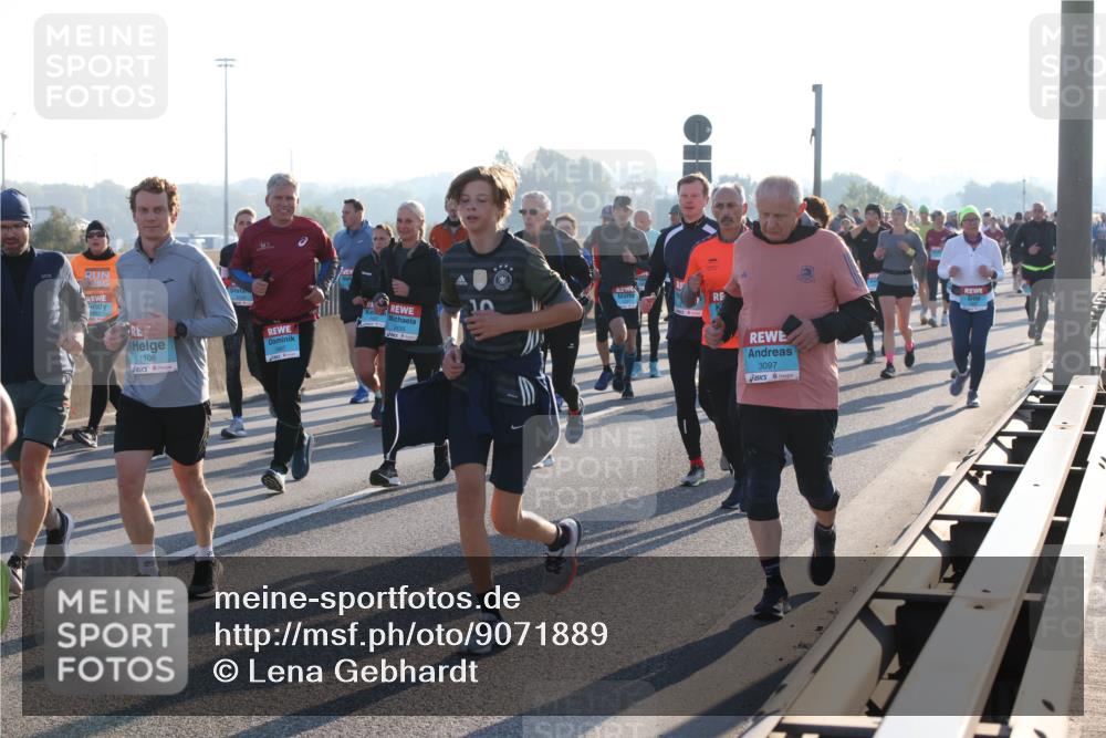 03.10.2025 - Köhlbrandbrückenlauf Lena Gebhardt http://msf.ph/oto/9071889 03.10.2025 09:24:43 Position 1 1108, 3097 meine-sportfotos.de